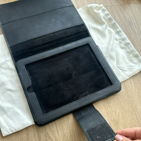 Gucci iPad Case - Picture 5 of 10